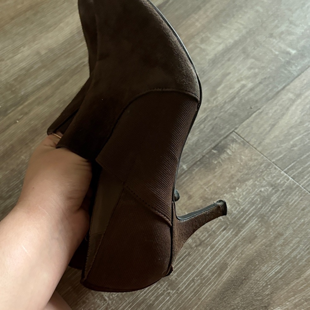 Ellen Tracy Dark Brown Heeled Boots